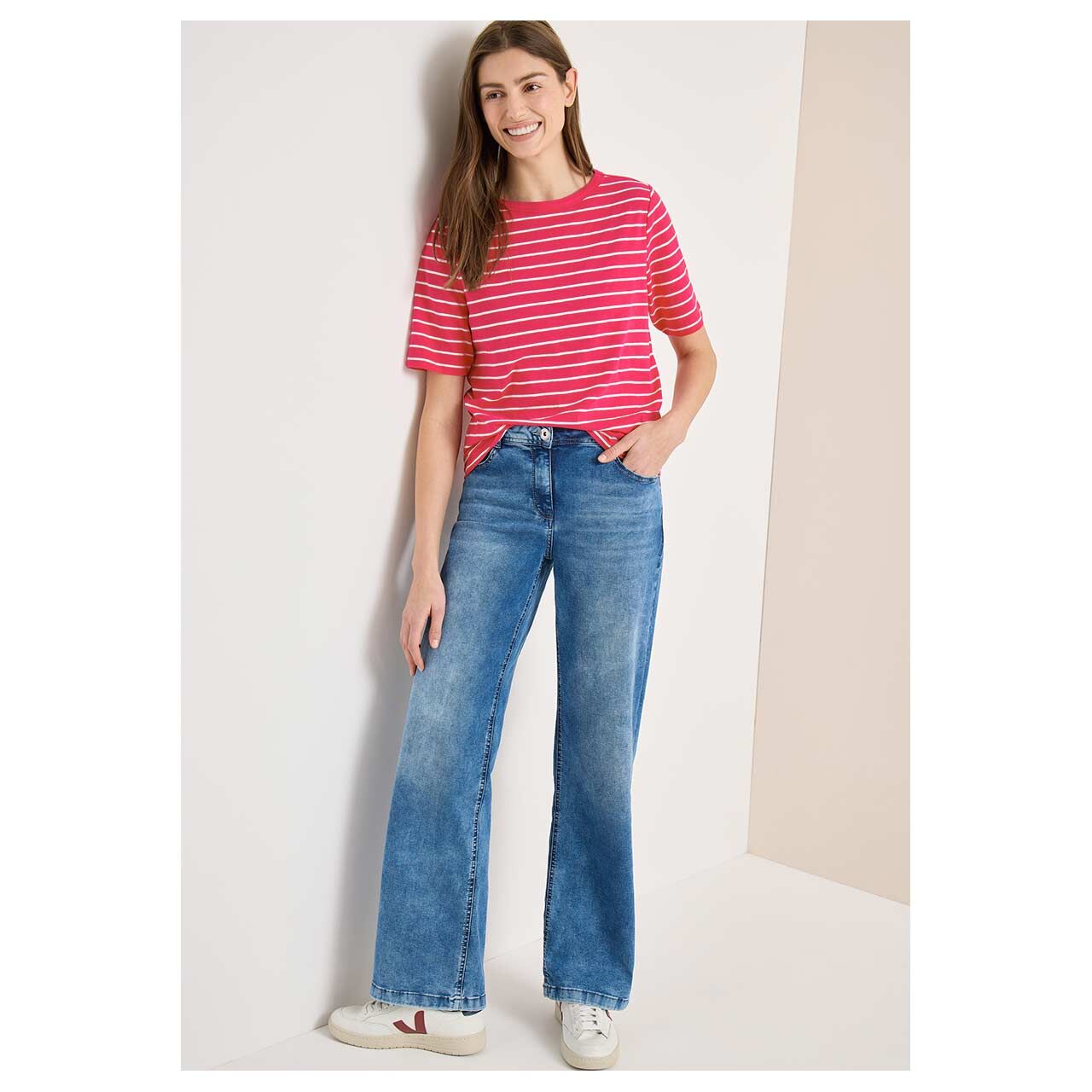 Damen T-Shirt Striped Slubyarn von Cecil in Pink gestreift, Ganzkörperansicht am Model
