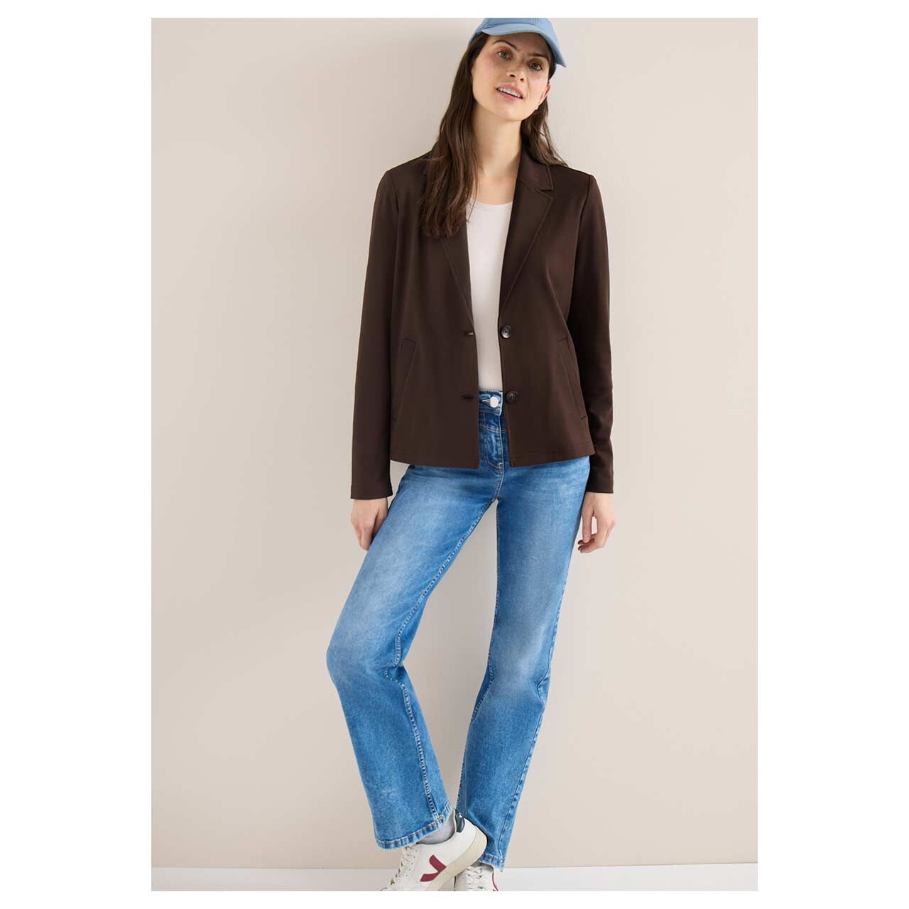 Damen Sweat Blazer Welt Pockets von Cecil in Dunkelbraun, Ganzkörperansicht am Model