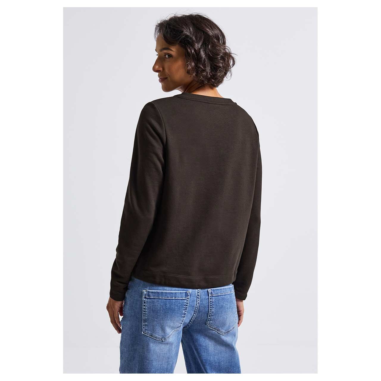Damen Pullover Crewneck von Street One in Dunkelbraun, Rückansicht am Model