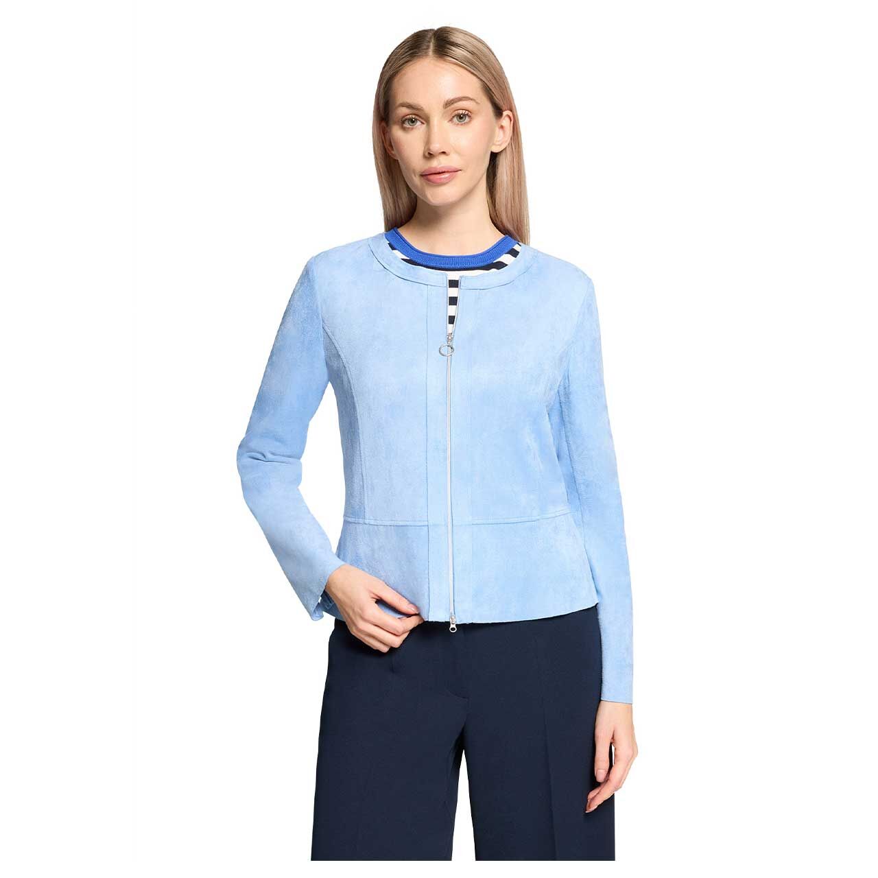 Damen Velours Jacke von Betty Barclay in Hellblau, Vorderansicht am Model