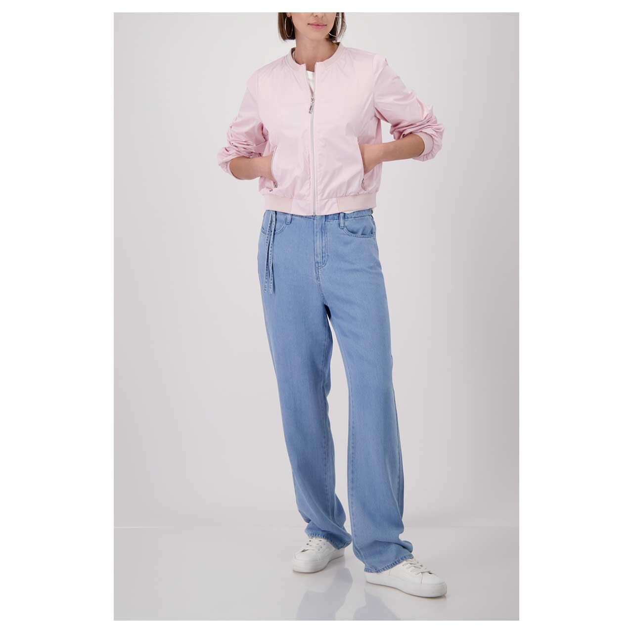 Damen Jacke von Monari in Rosa, Ganzkörperansicht am Model