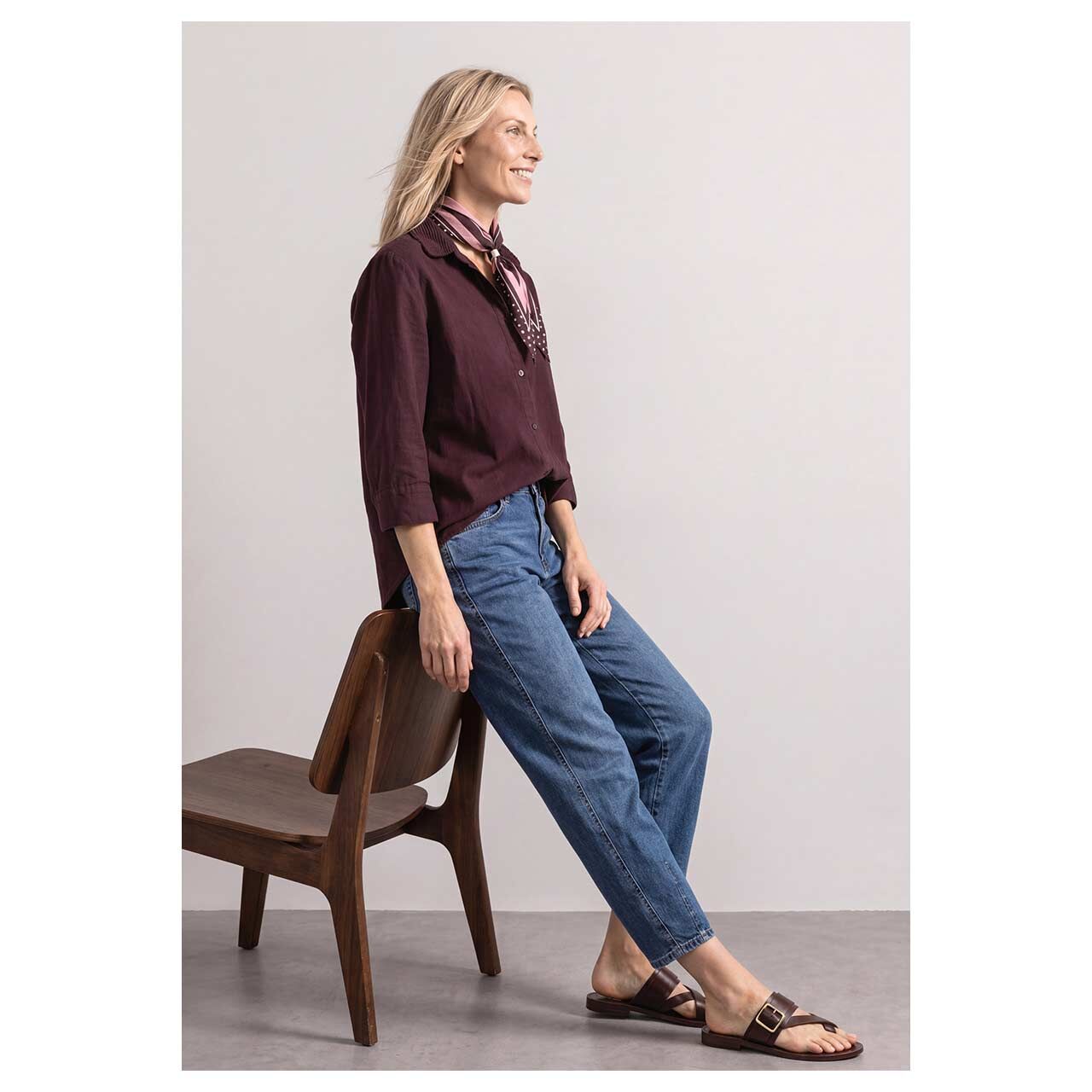 Damen 3/4 Arm Cord Bluse Corduroy Mix Shirtcollar von Street One in Lila, Ganzkörperansicht am Model