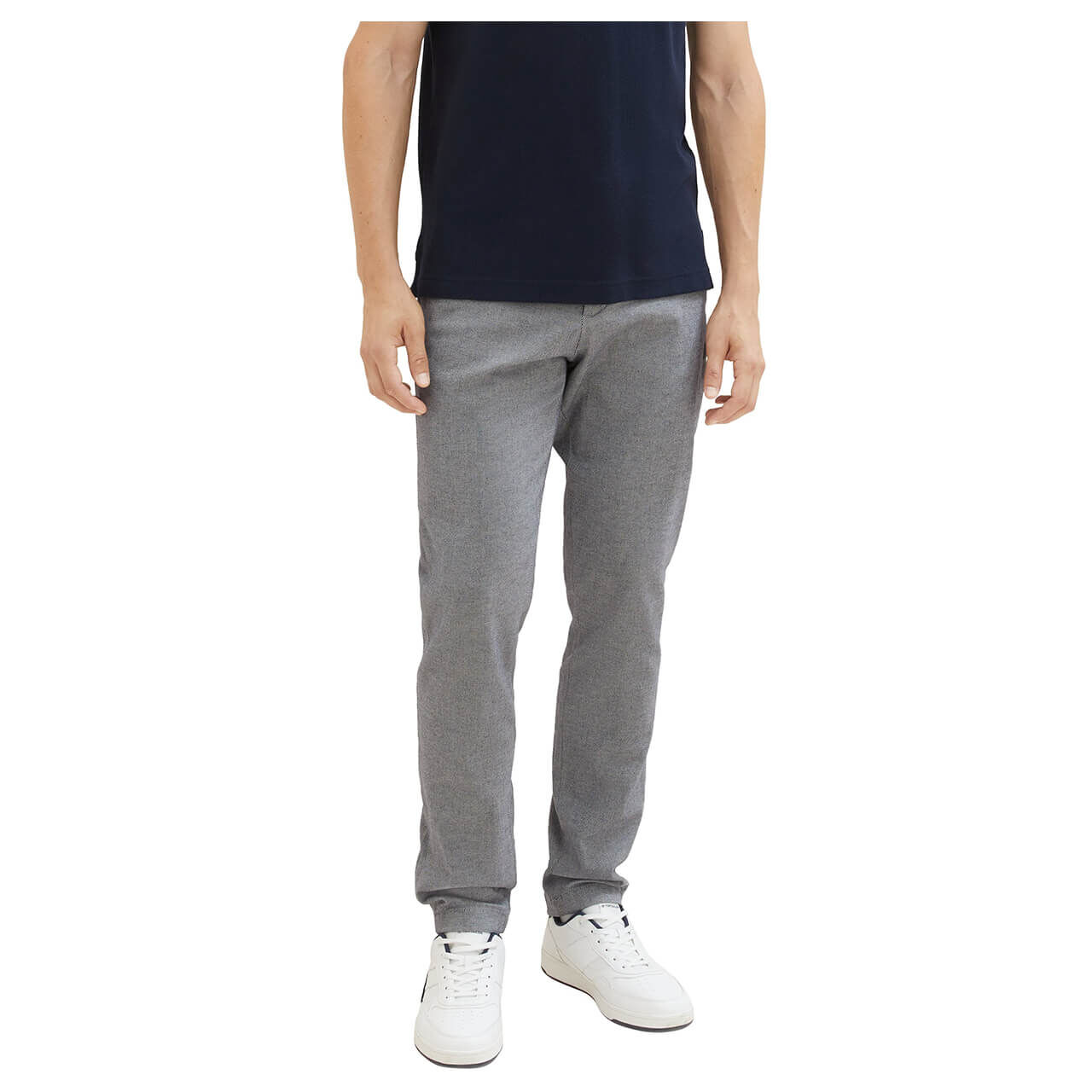 Chinohose Travis von Tom Tailor in Dunkelblau-Weiß, Vorderansicht am Modell