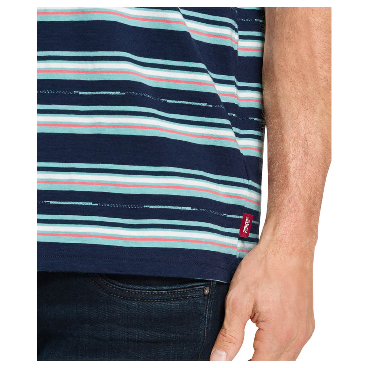 pioneer-t-shirt-gestreift-blau-6701-detail-unten Pioneer Serafino T-Shirt für Herren in Blau gestreift, FarbNr.: 6701