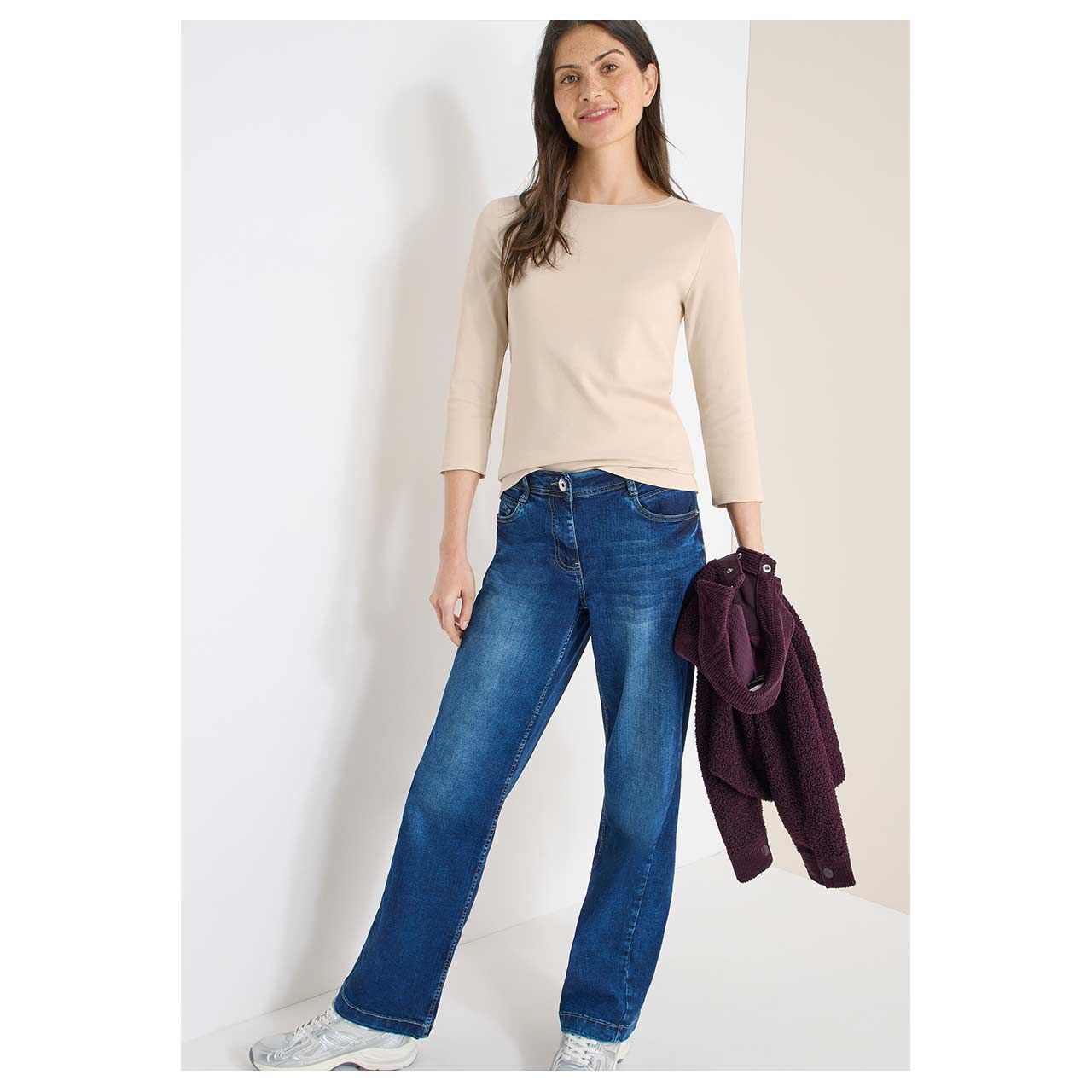 Damen 3/4 Arm Shirt Basic Boatneck von Cecil in Hellbeige, Ganzkörperansicht am Model