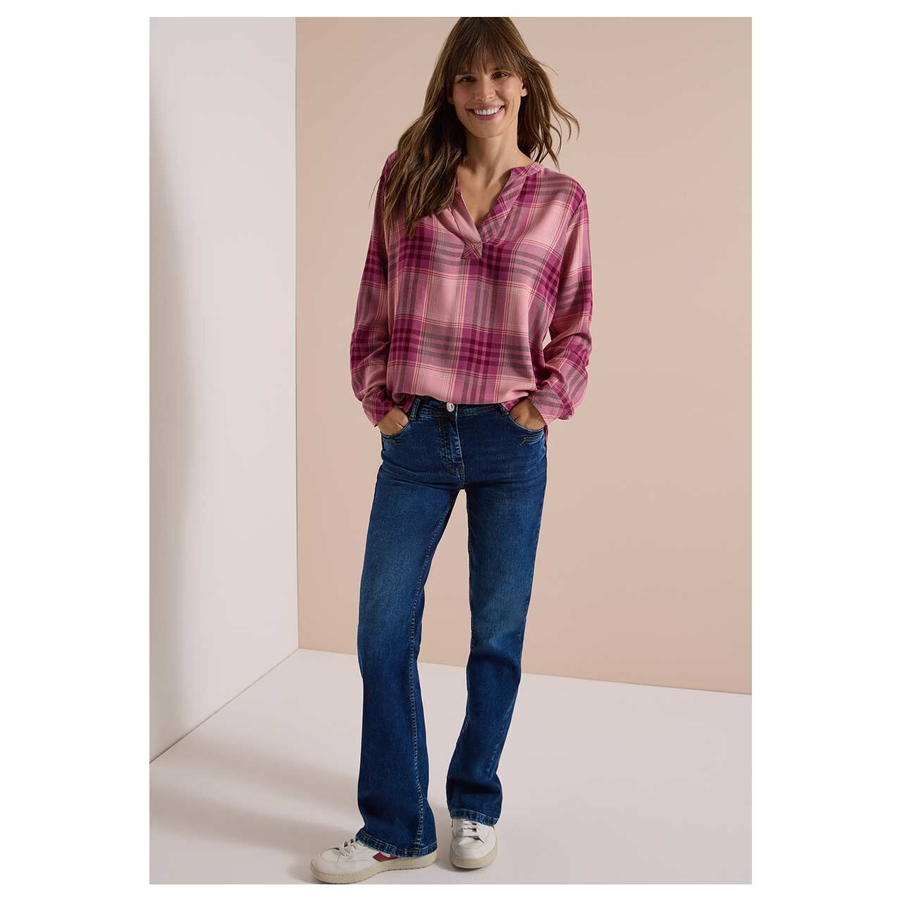 Damen Langarm Bluse Check von Cecil in Rosa kariert, Ganzkörperansicht am Model