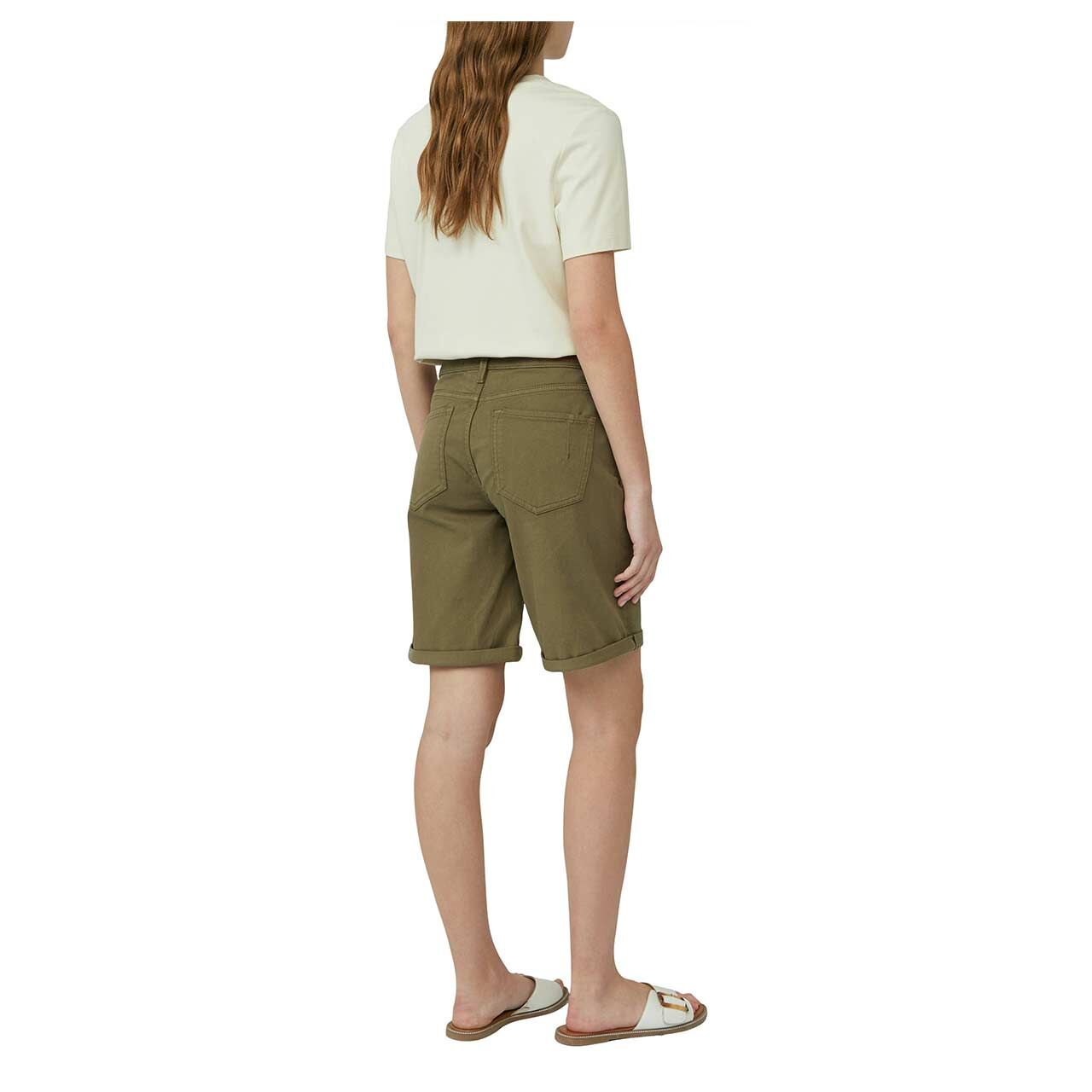 Vorderansicht der getragenen Damen Jeans Bermuda von s.Oliver in Grün, Rückansicht