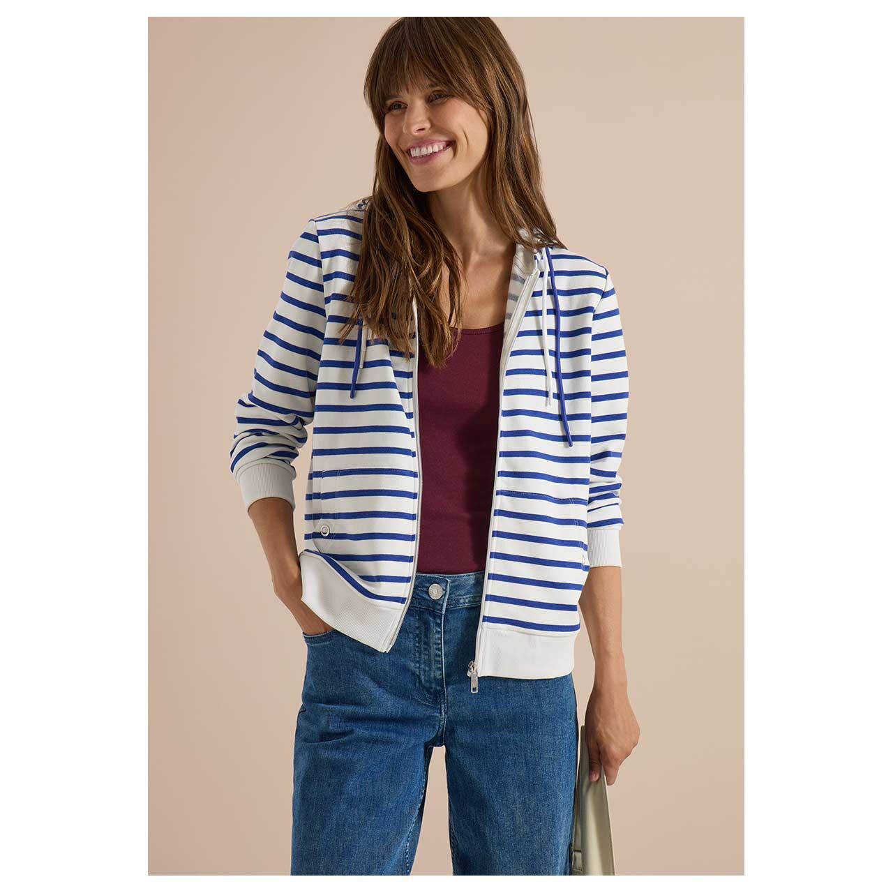Damen Hoodie Shirtjacke Striped von Cecil in Blau gestreift, Vorderansicht am Model