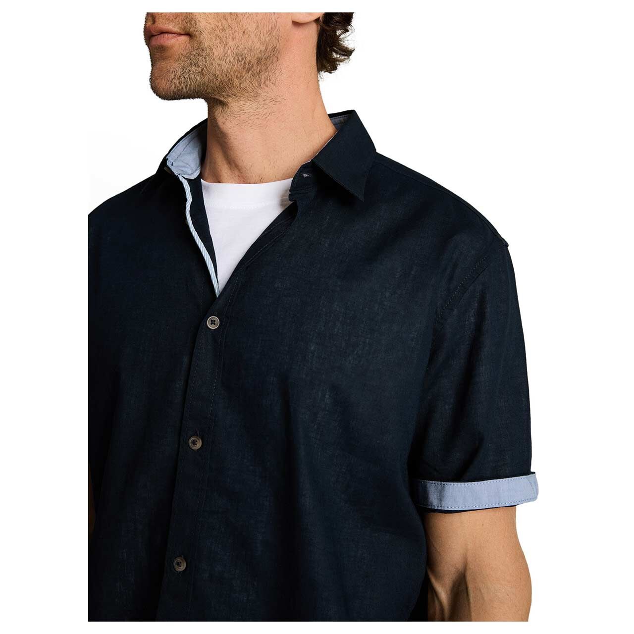 Herren 1/2 Arm Leinen Hemd Cotton Linen von Tom Tailor in Dunkelblau, detaillierte Vorderansicht am Model