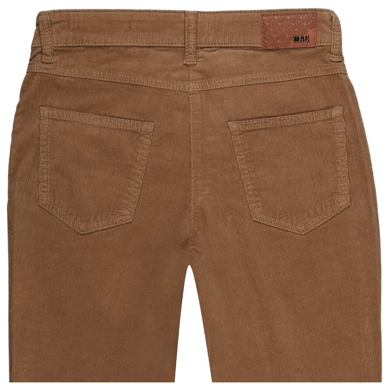 Stretch Damen Cordhose Melanie von MAC in Cognacbraun, detaillierte Rückansicht