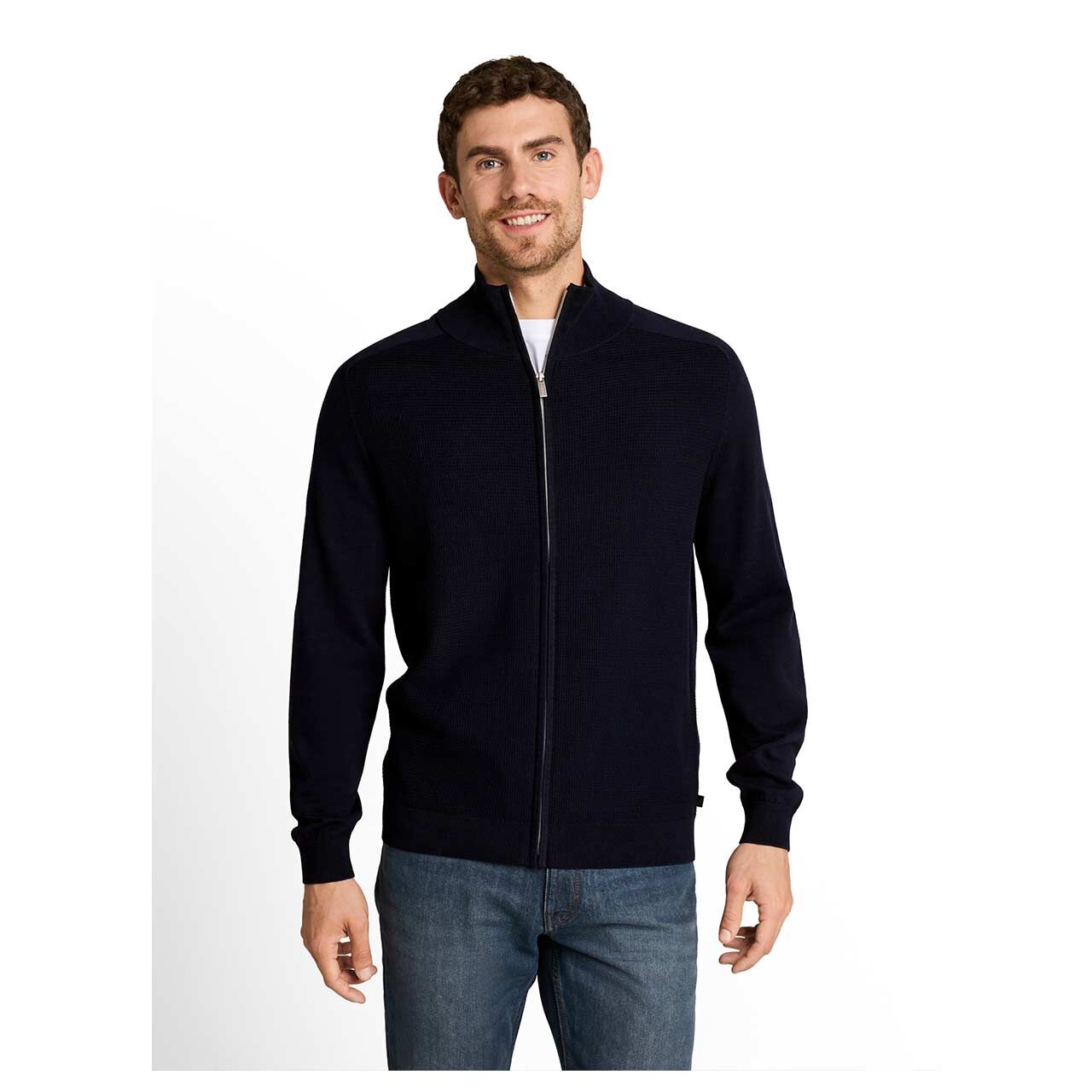 Herren Strickjacke Basic Zip Jacket Knit von Tom Tailor in Dunkelblau, Vorderansicht am Model