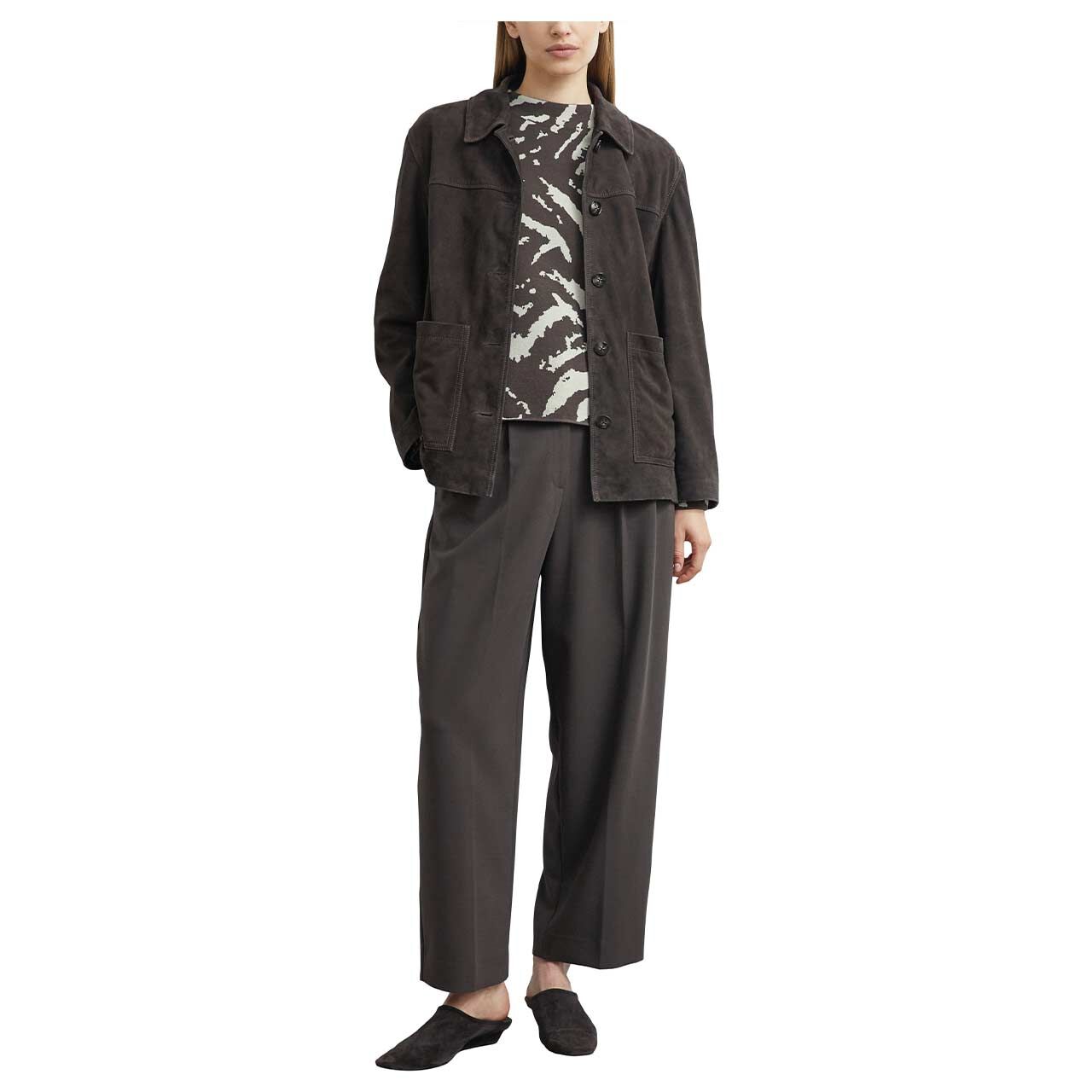 Damen Pullover von Comma in Braun mit Print, Ganzkörperansicht am Model