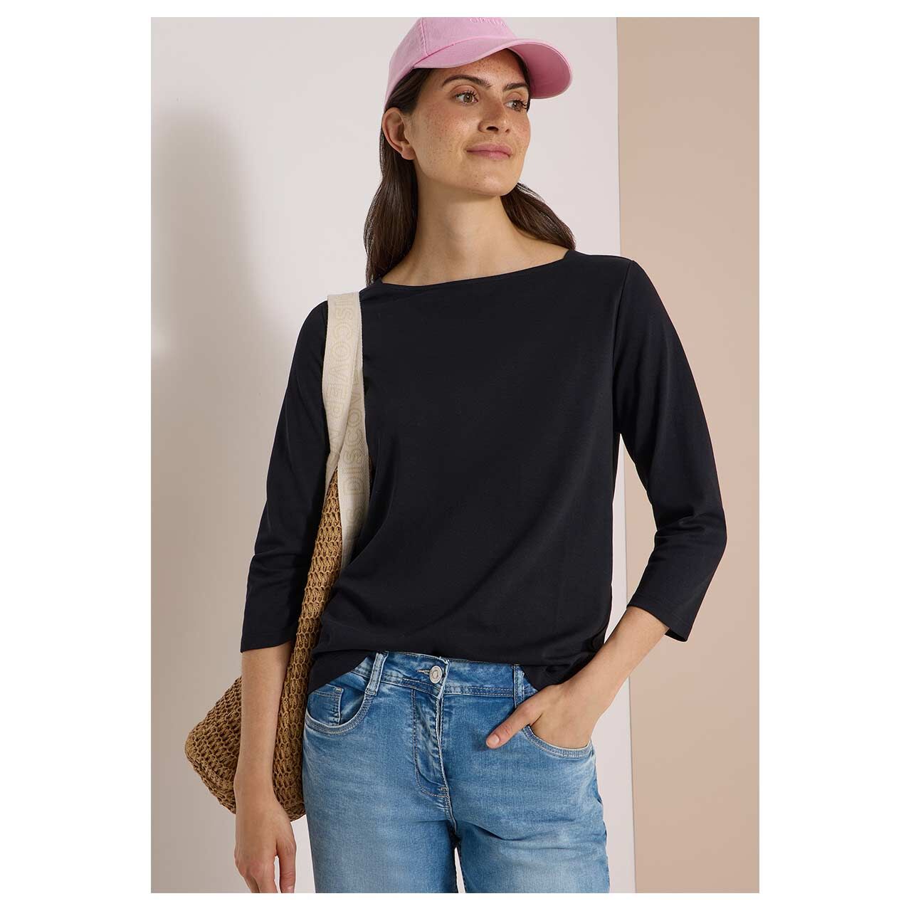 Damen 3/4 Arm Shirt Basic Boatneck von Cecil in Schwarz, Vorderansicht gestylt am Model