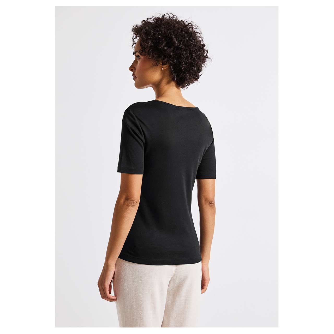 Damen T-Shirt Heart Neckline von Street One in Schwarz, Rückansicht am Model