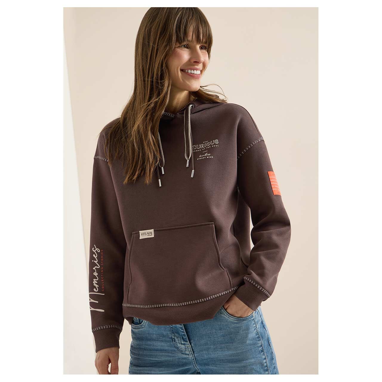 Damen Hoodie Sweatshirt Deco Stitchings von Cecil in Dunkelbraun, Vorderansicht am Model