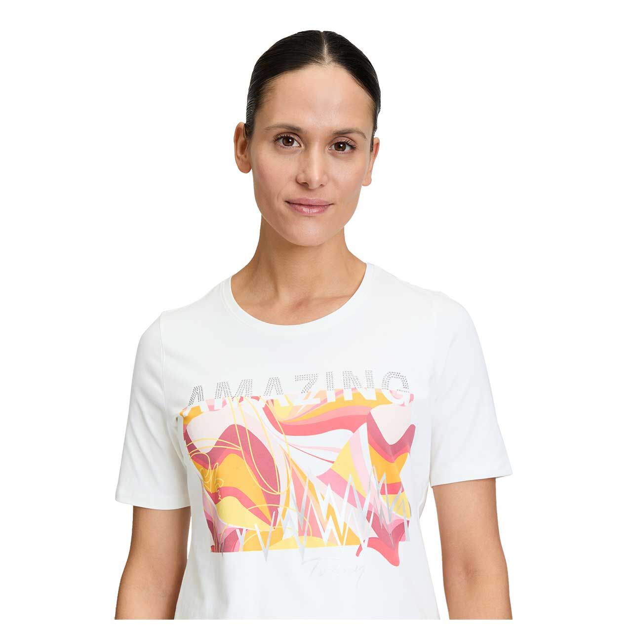 Damen T-Shirt von Betty Barclay in Cremeweiß mit Print, Detailansicht Oberkörper getragen