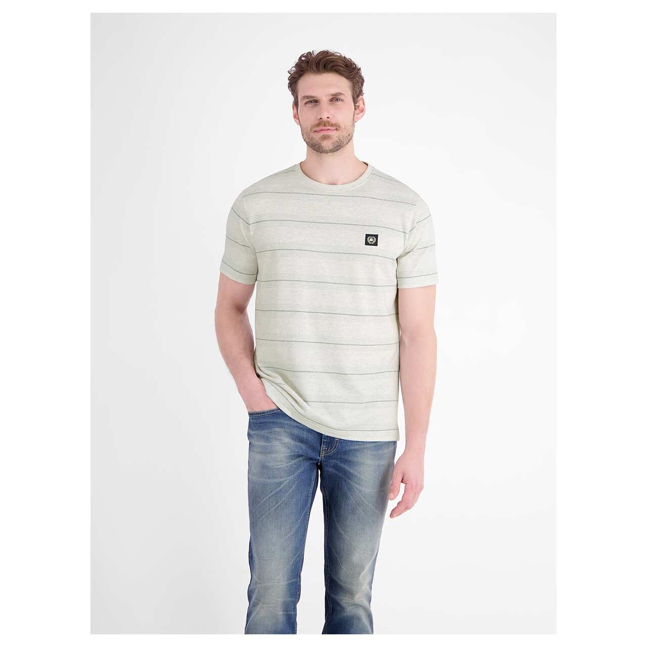 Herren T-Shirt von Lerros in Cremeweiß gestreift, Vorderansicht am Model