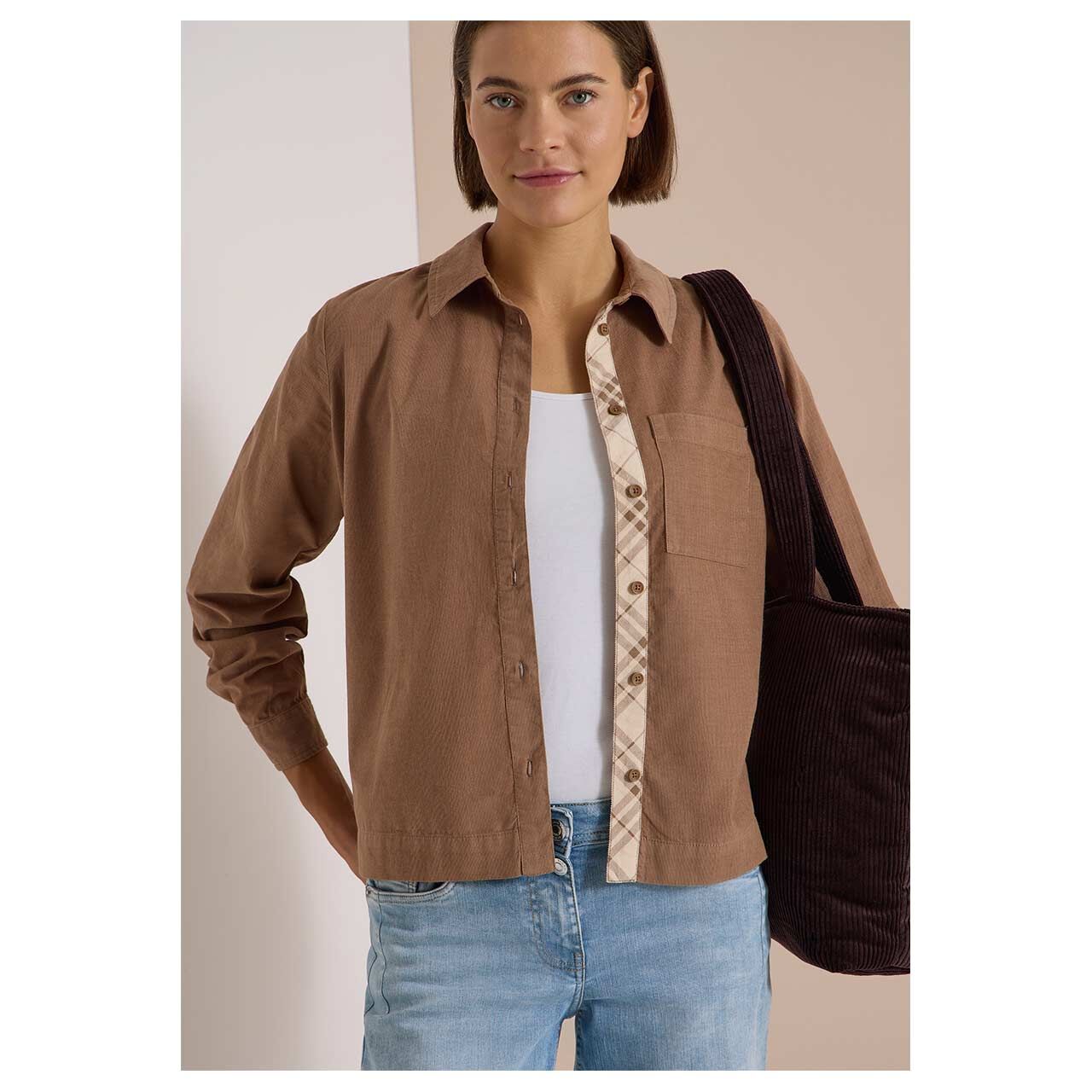 Damen Langarm Cord Bluse Corduroy von Cecil in Braun, gestylte Vorderansicht am Model