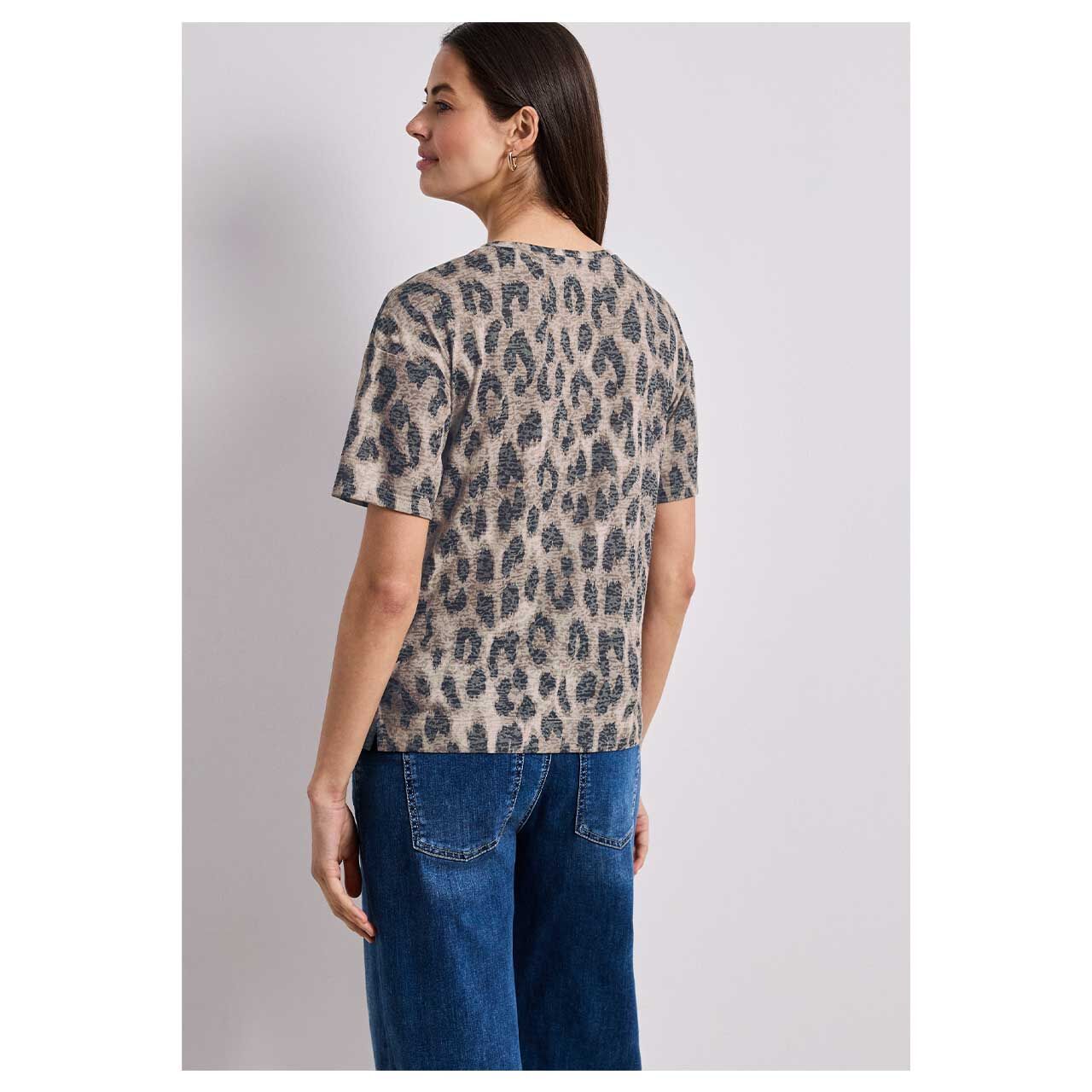 Damen T-Shirt Burn Dessin von Street One in Beige mit Print, Rückansicht am Model