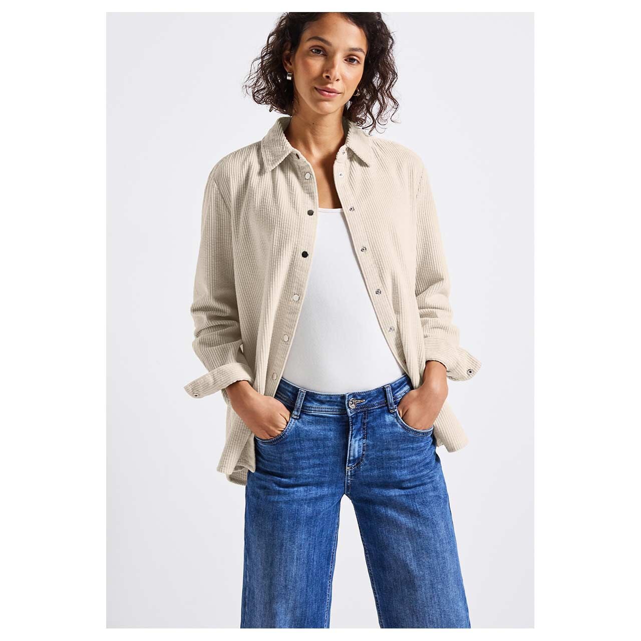 Damen Langarm Cord Long Bluse Corduroy von Cecil in Hellbeige, Vorderansicht am Model
