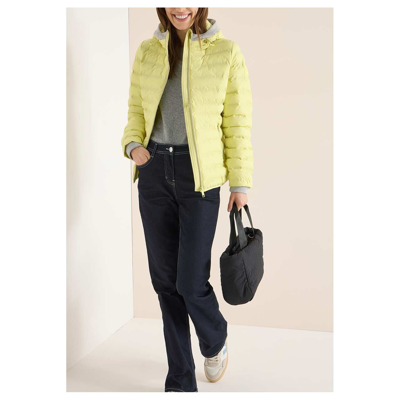 Damen Jacke Sportive Welded Jacket von Cecil in Gelb, Ganzkörperansicht am Model